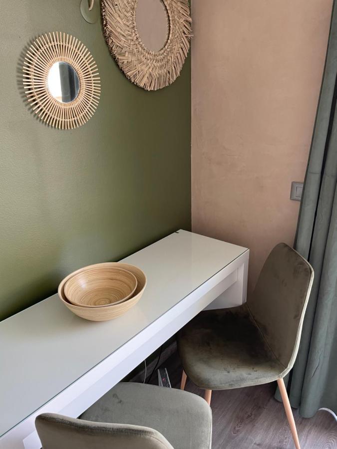 La Room: Seaside Apartment + Terrace + Parking Menton Eksteriør bilde