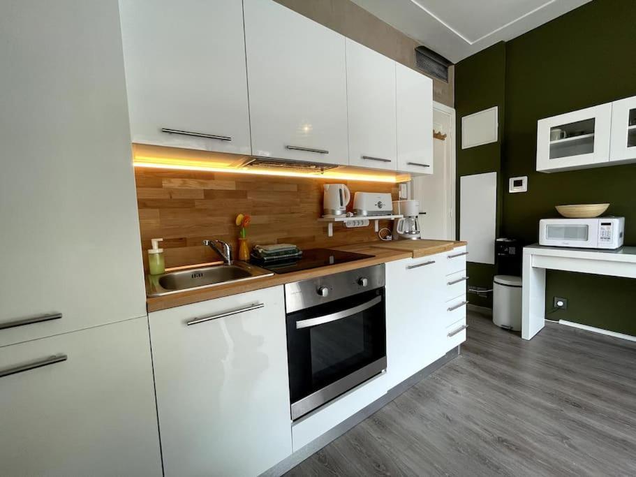 La Room: Seaside Apartment + Terrace + Parking Menton Eksteriør bilde